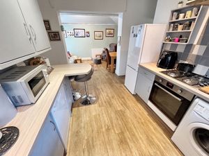 Kitchen- click for photo gallery